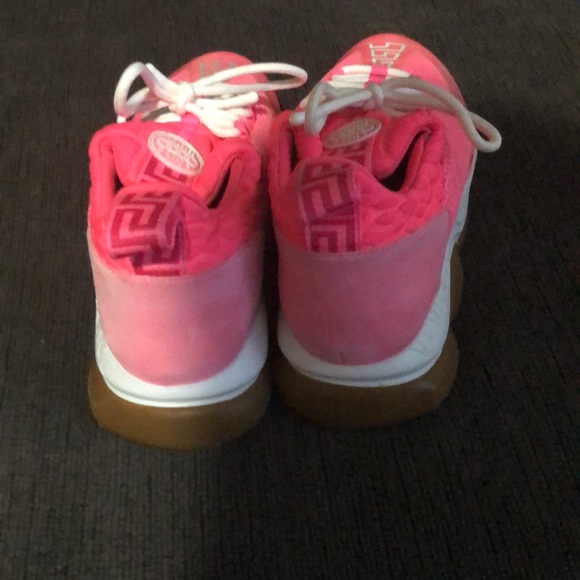 Versace - Picture 4 of 5